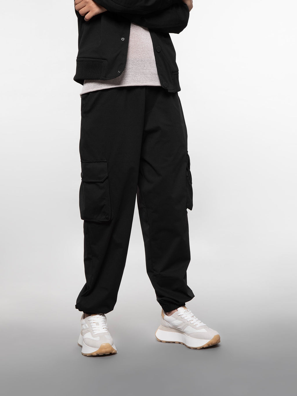 Six pocket cargo pants