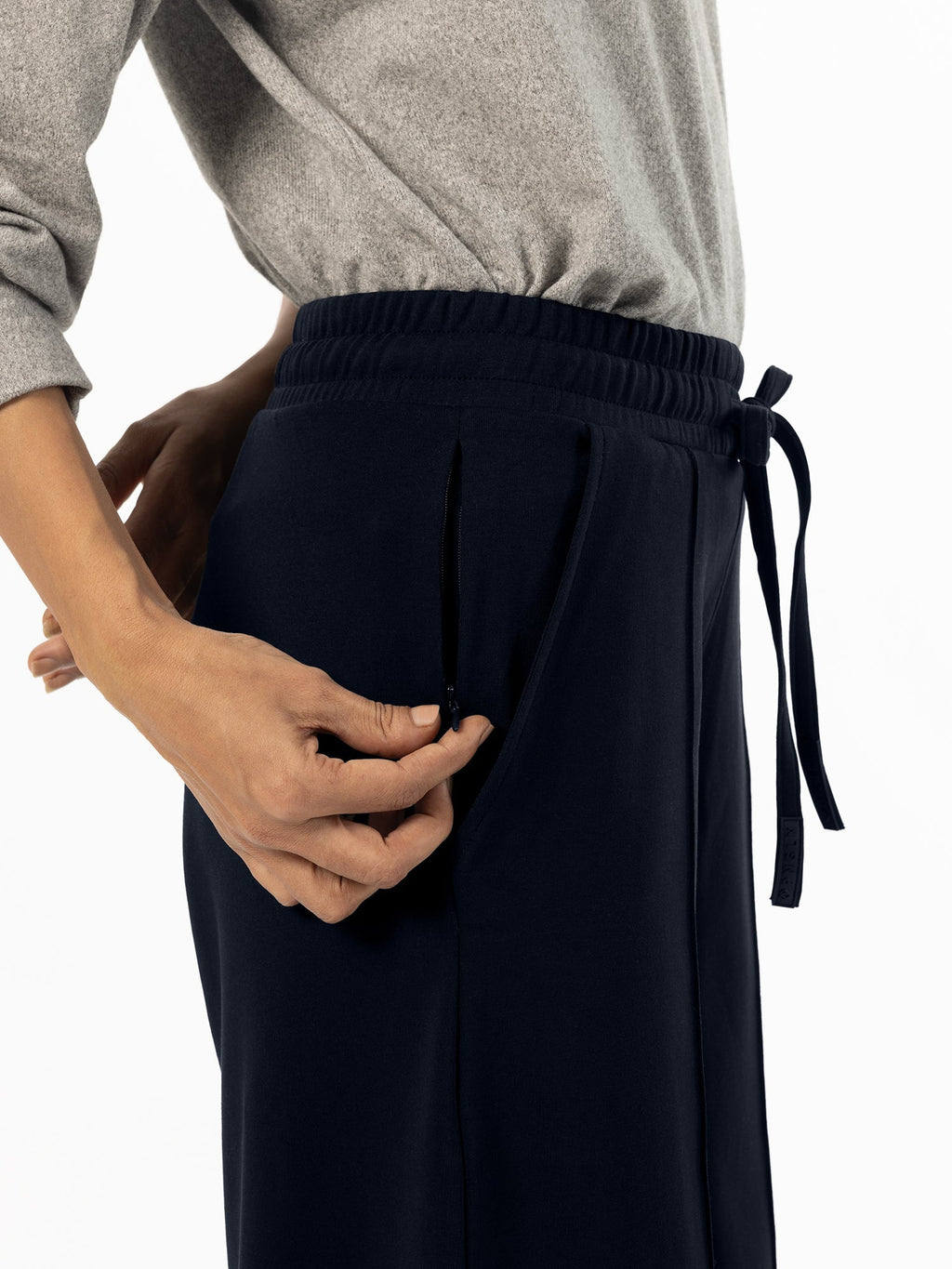 Wide-leg pants