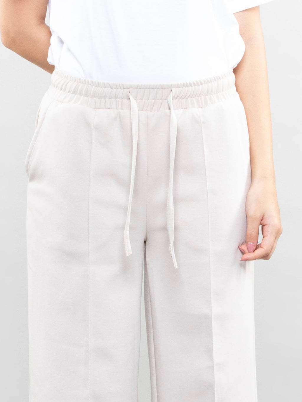 Wide-leg pants