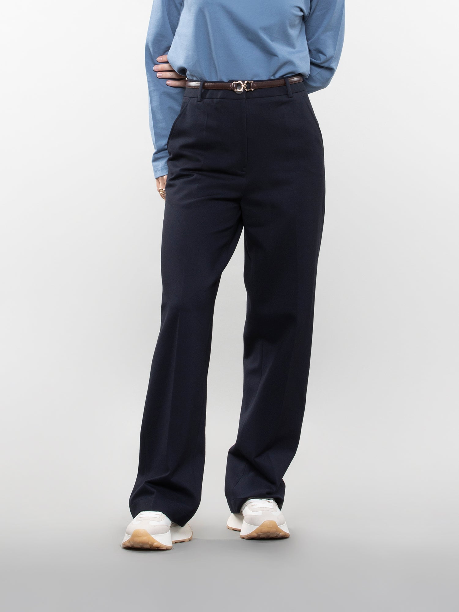 Straight-leg trouser