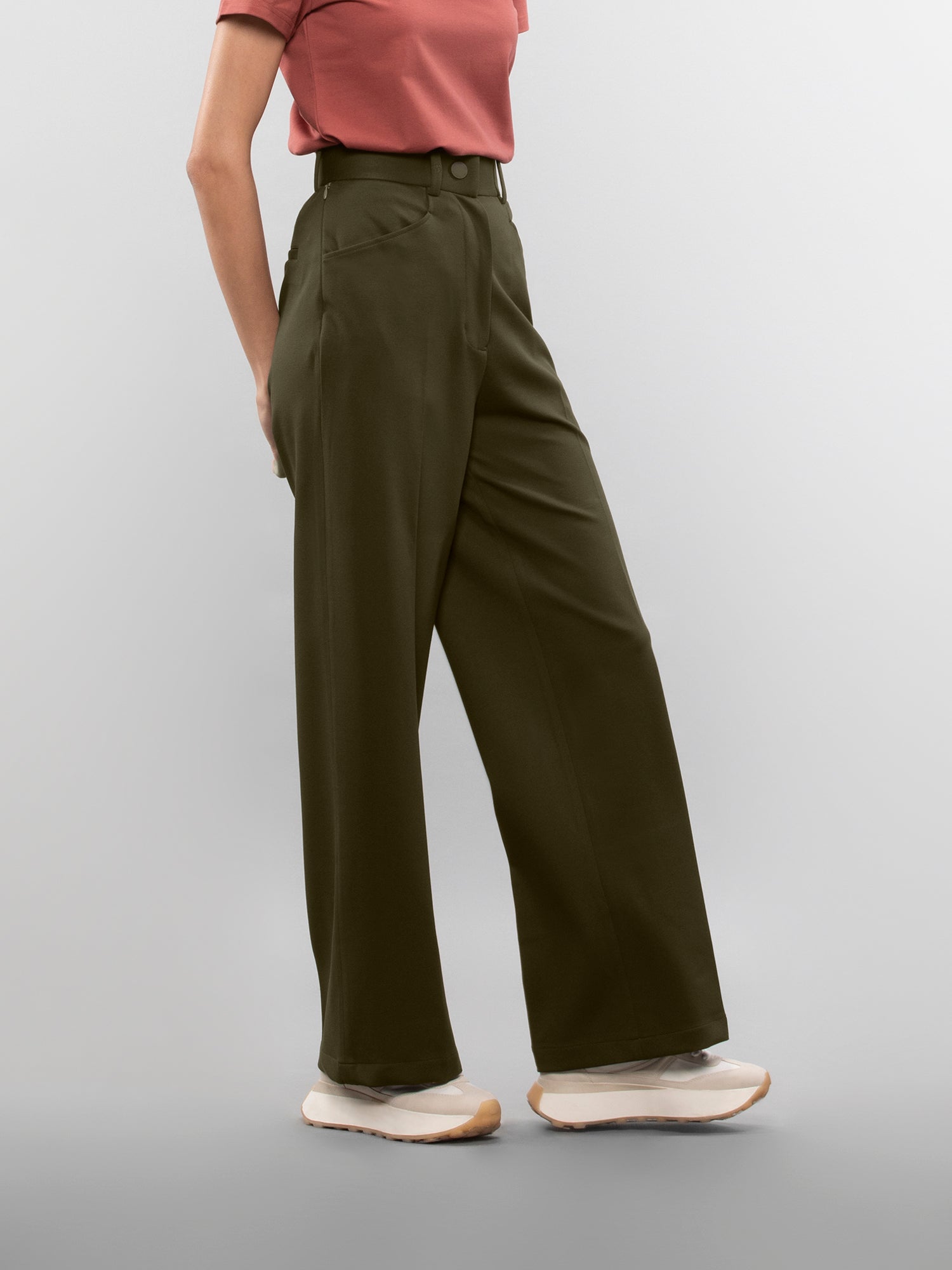 Wide-leg trouser