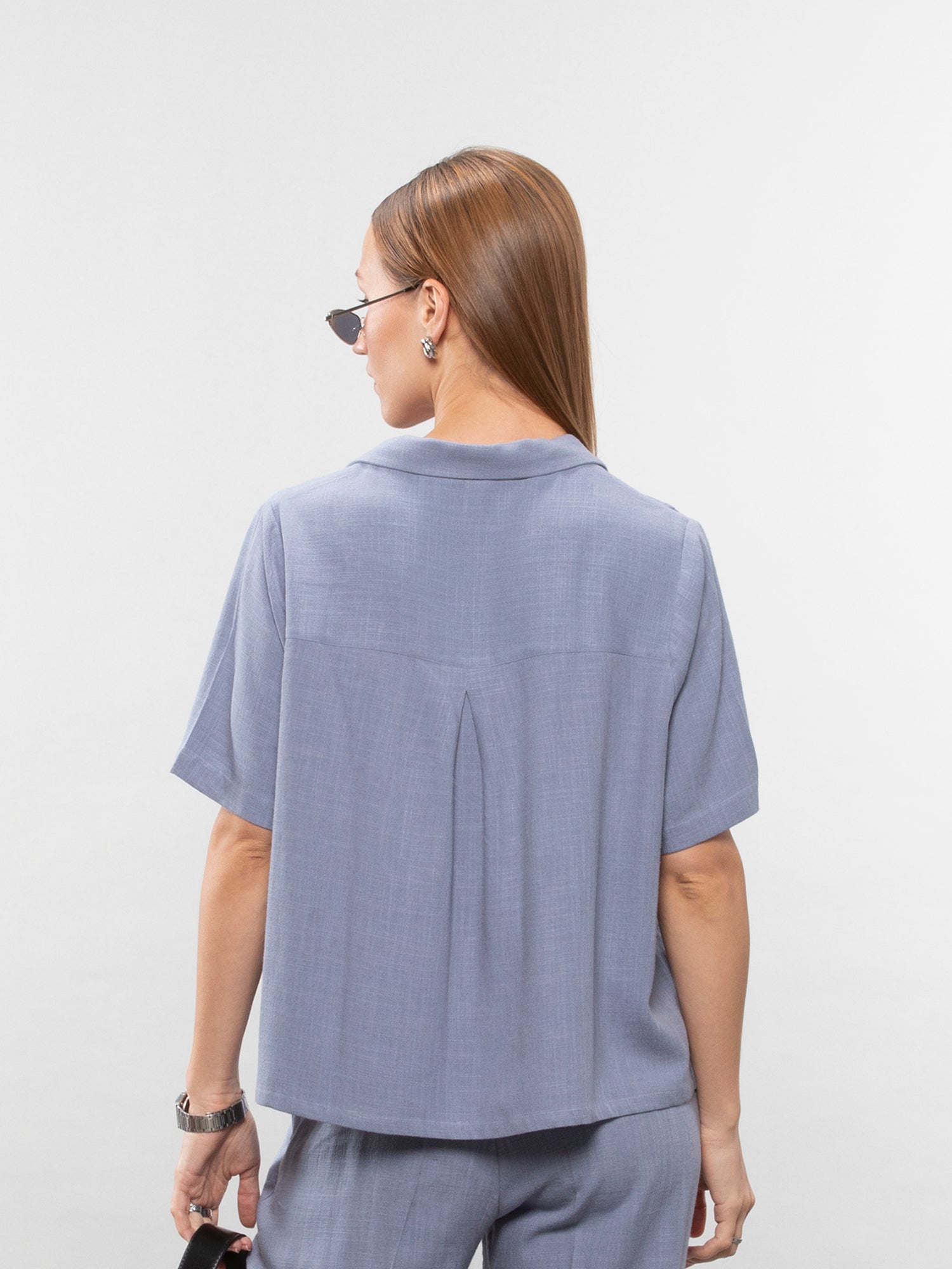 Short-sleeve relaxed shirt